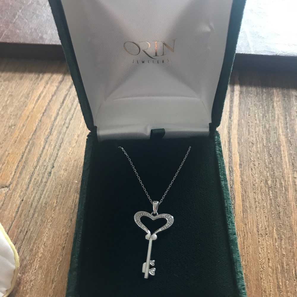 Orin Jewelers key necklace... brand new